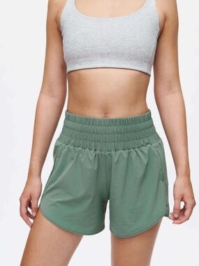 Outdoor Voices Smocked Waist Sage Green Athletic Shorts Light Speed 3 Inch Large